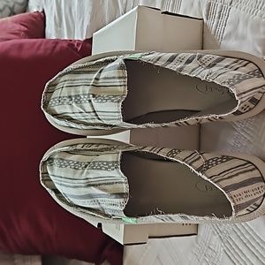 Sanuk slip ons